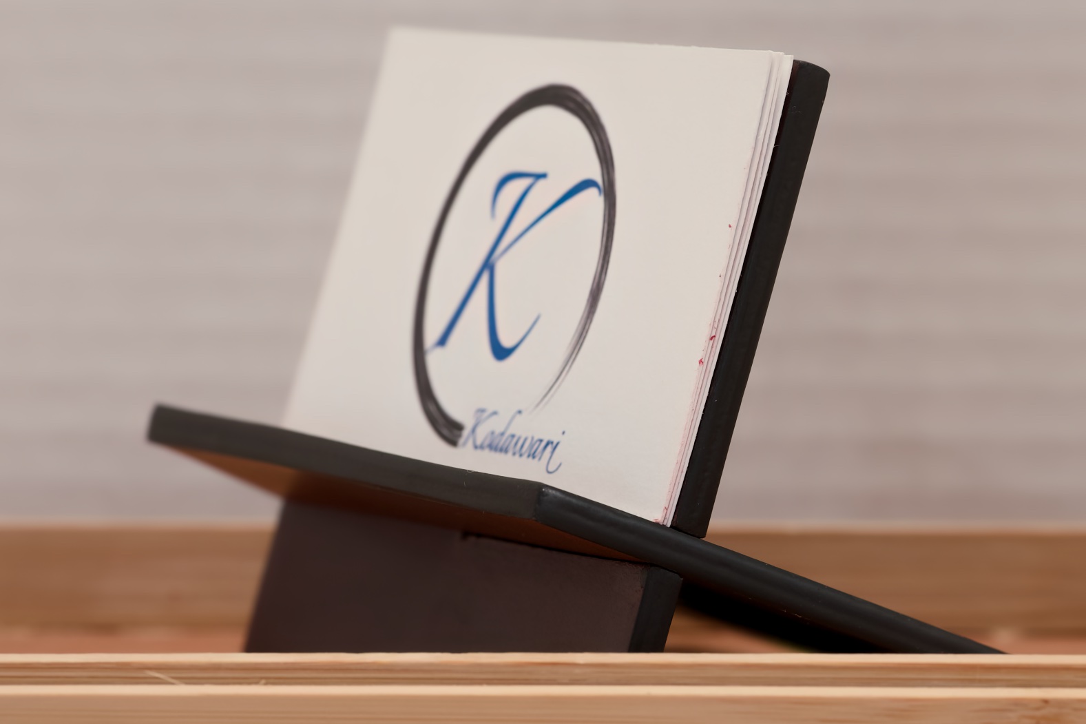 Densole desk cardholder