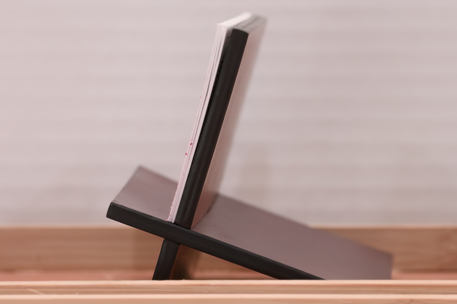 Densole desk cardholder - Image 2